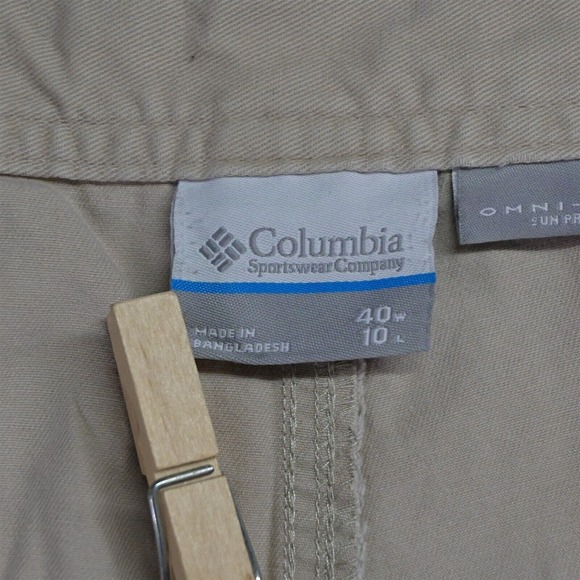 Columbia 40 x 10" Khaki Outdoor Cargo Shorts - Picture 3 of 7